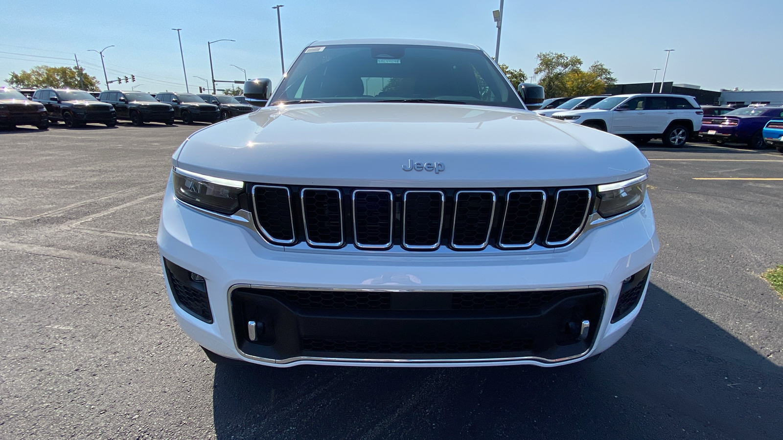 2025 Jeep Grand Cherokee Overland 2