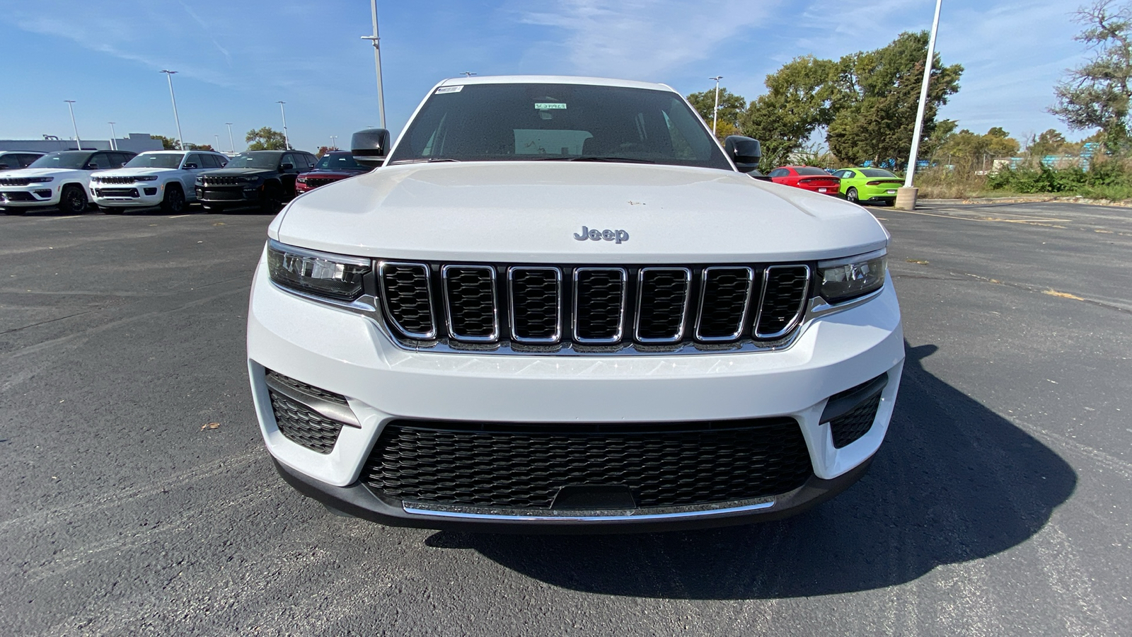 2025 Jeep Grand Cherokee Laredo 2