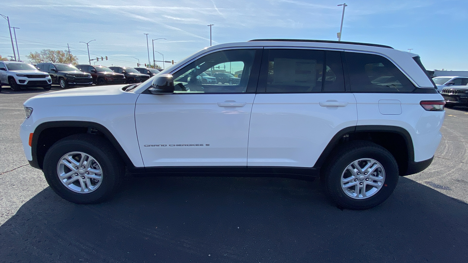 2025 Jeep Grand Cherokee Laredo 8