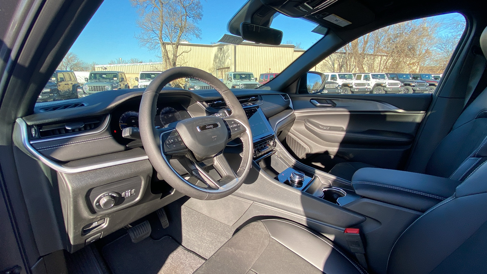 2025 Jeep Grand Cherokee Altitude X 11