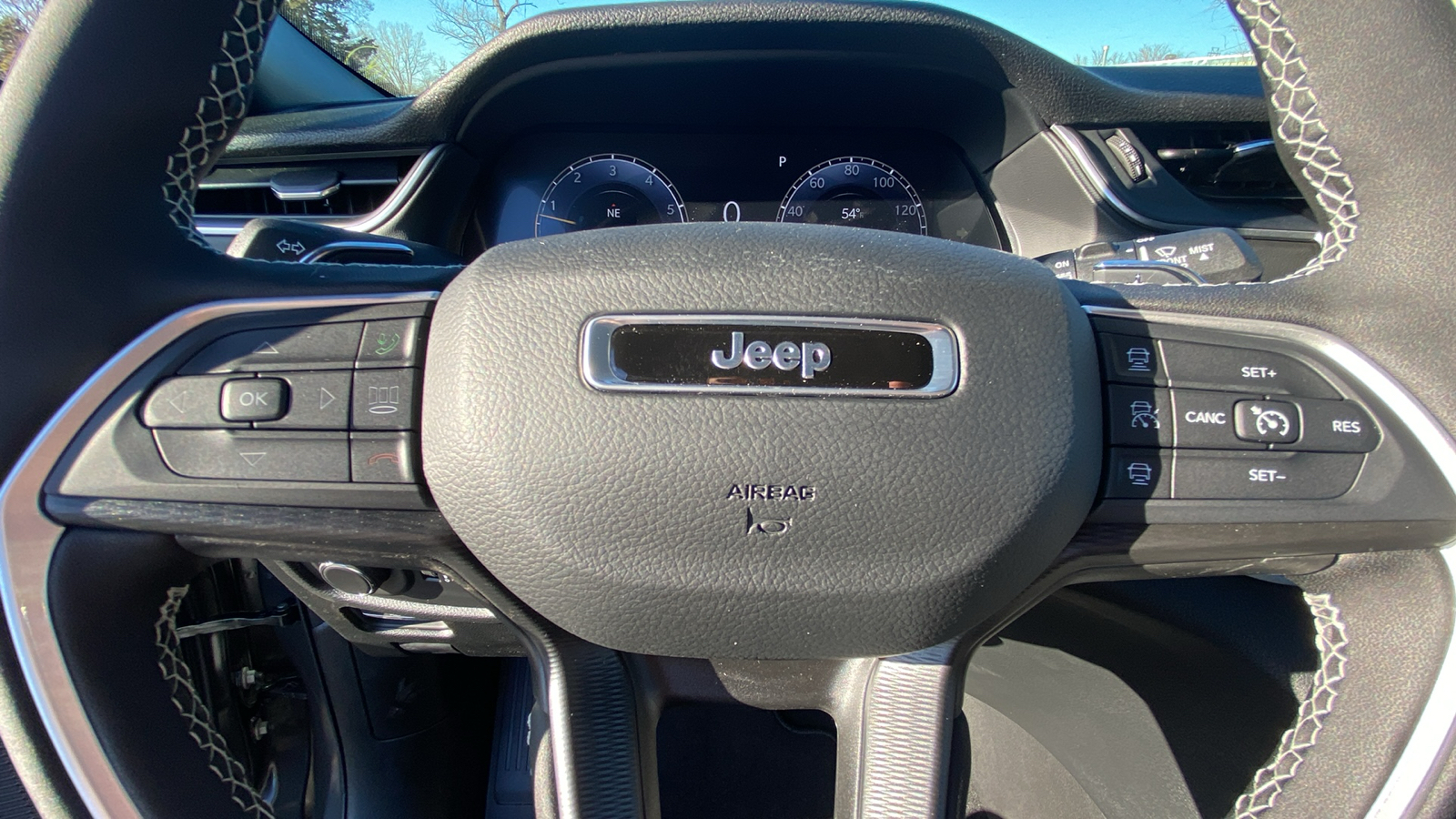 2025 Jeep Grand Cherokee Altitude X 14