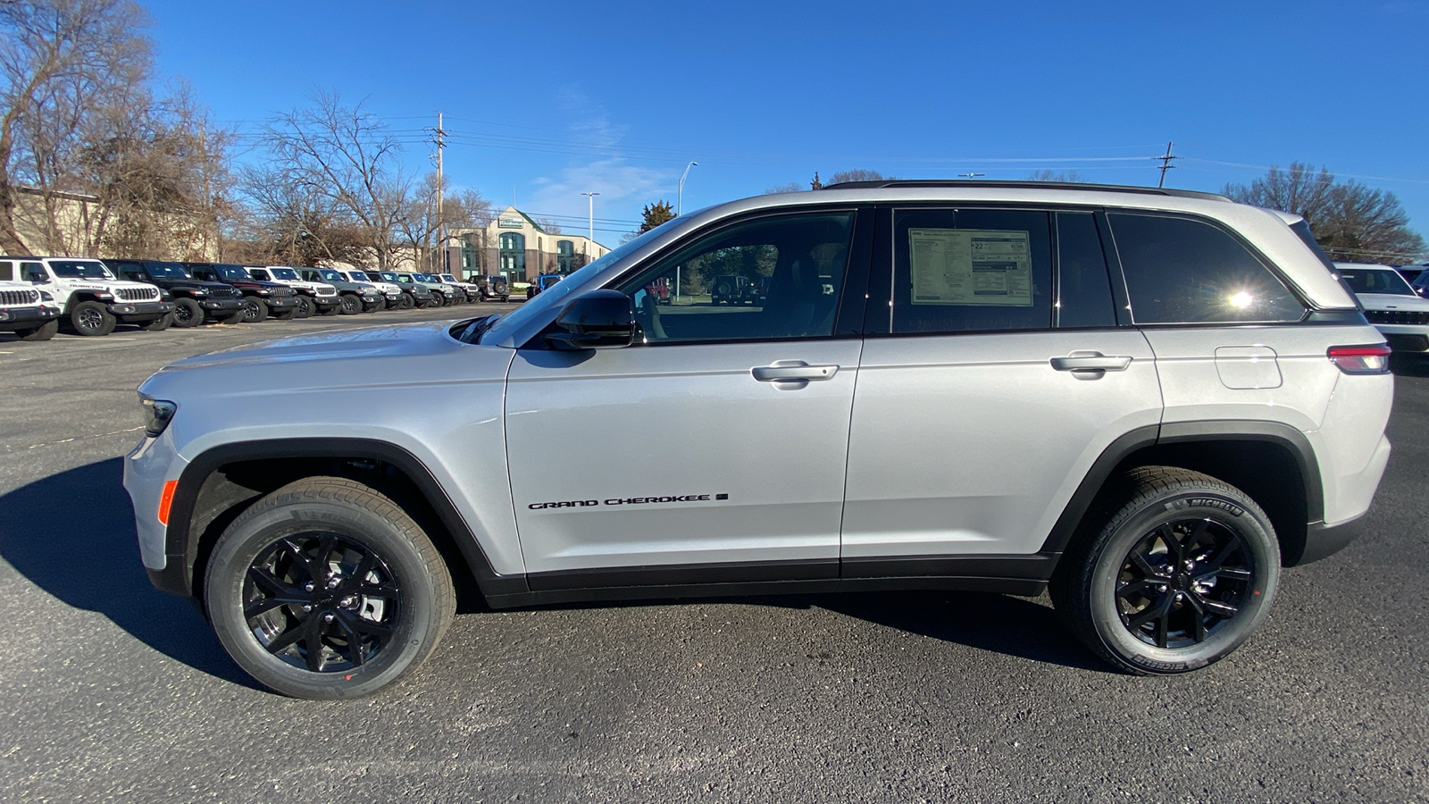 2025 Jeep Grand Cherokee Altitude X 8