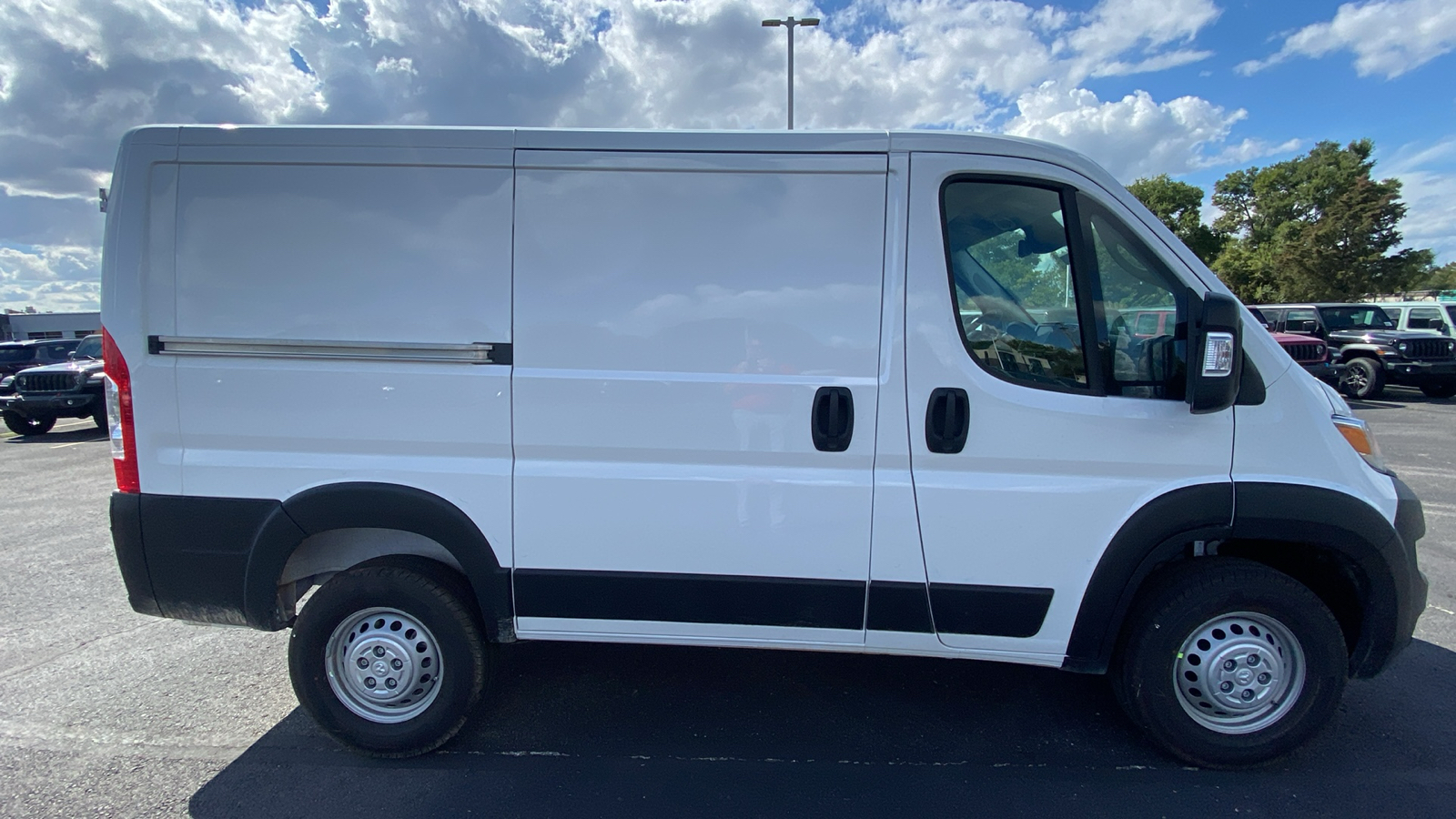 2025 Ram ProMaster 1500 Low Roof 4