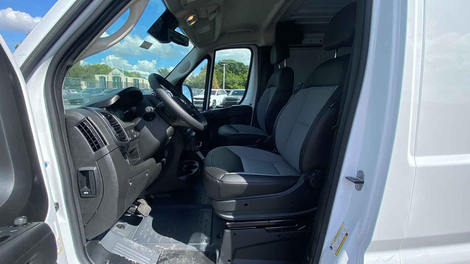 2025 Ram ProMaster 1500 Low Roof 12