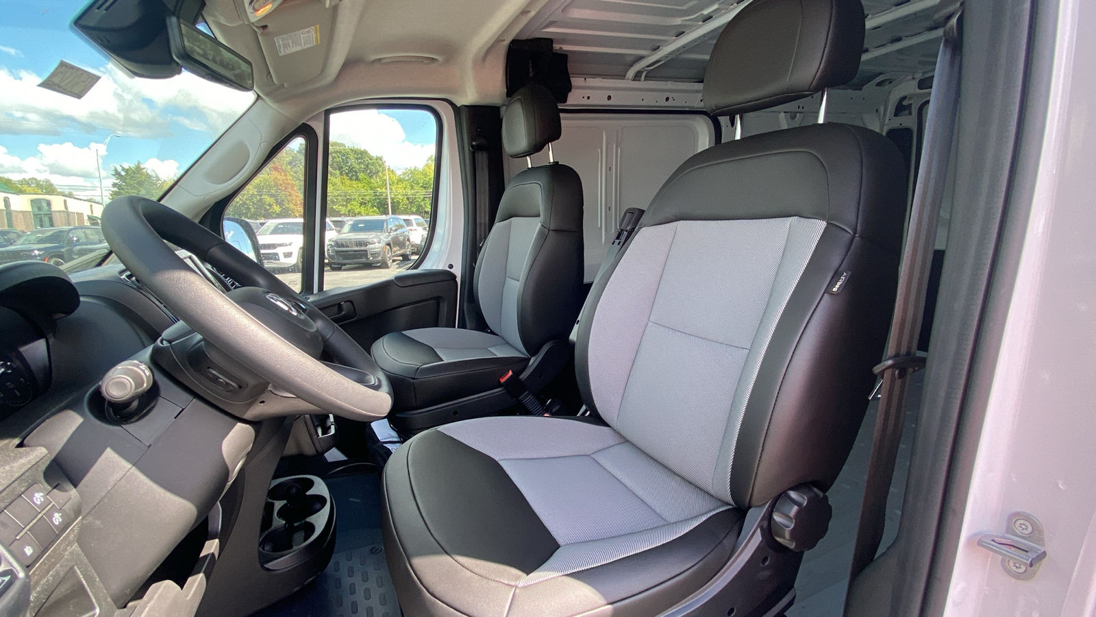 2025 Ram ProMaster 1500 Low Roof 14