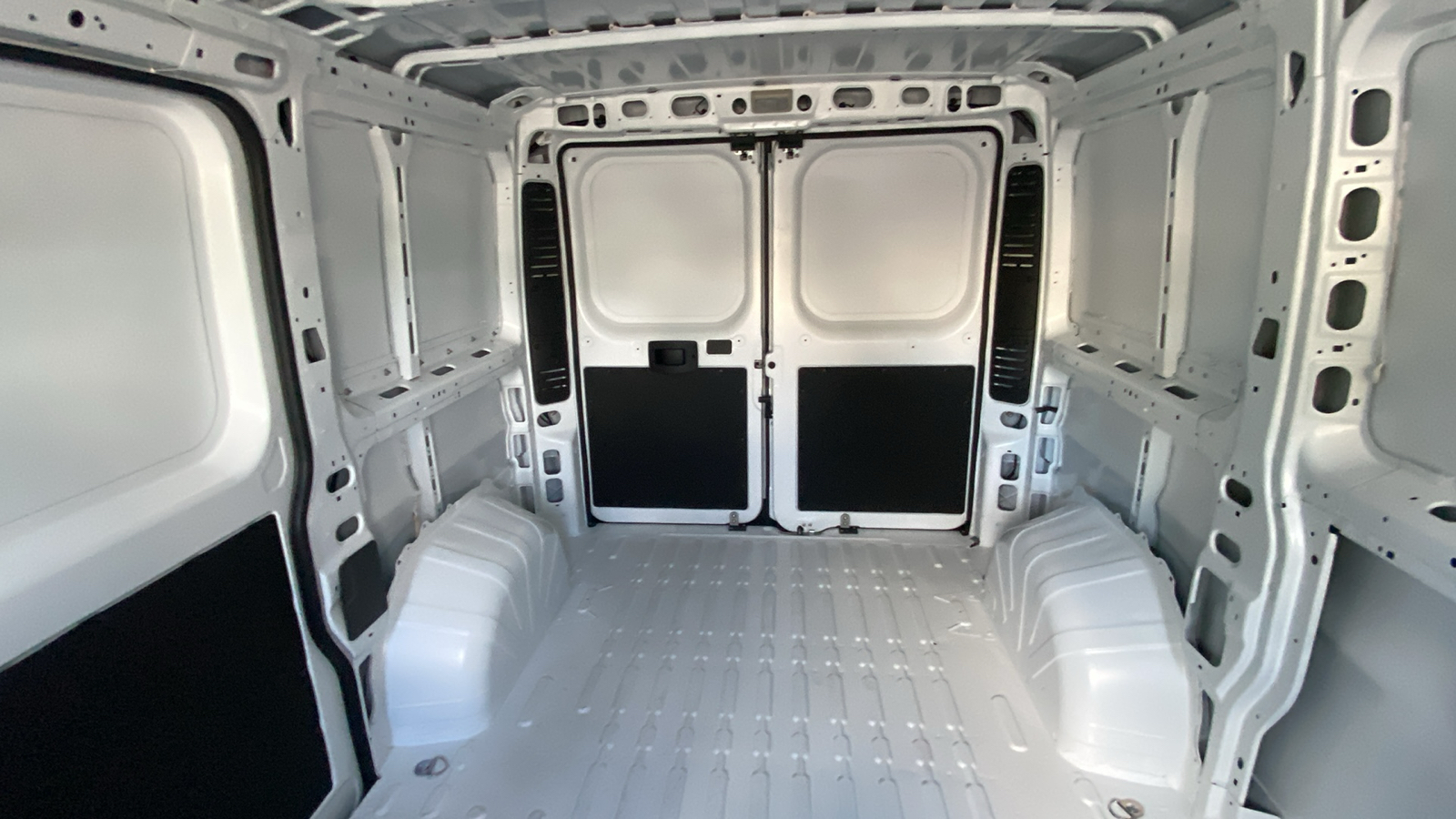 2025 Ram ProMaster 1500 Low Roof 33