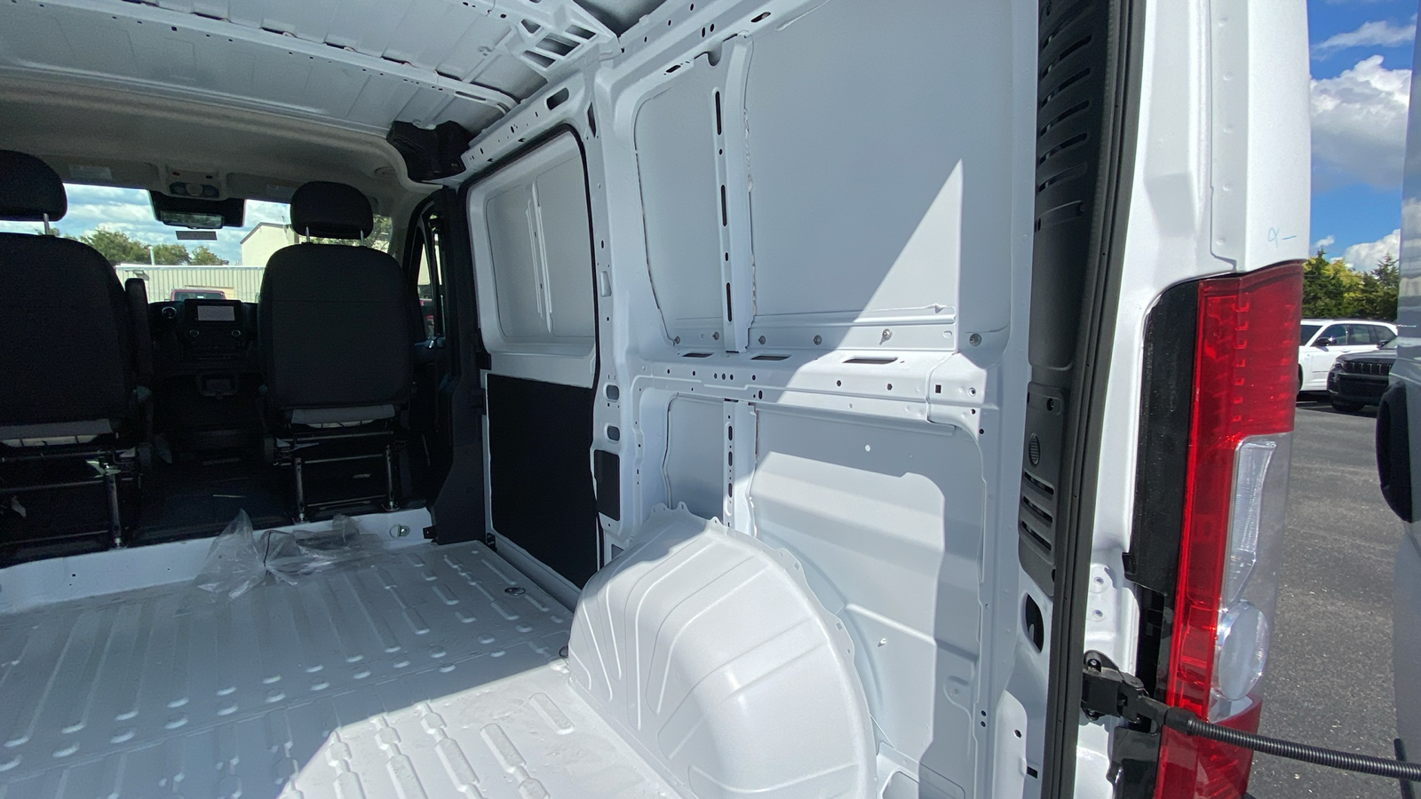 2025 Ram ProMaster 1500 Low Roof 38