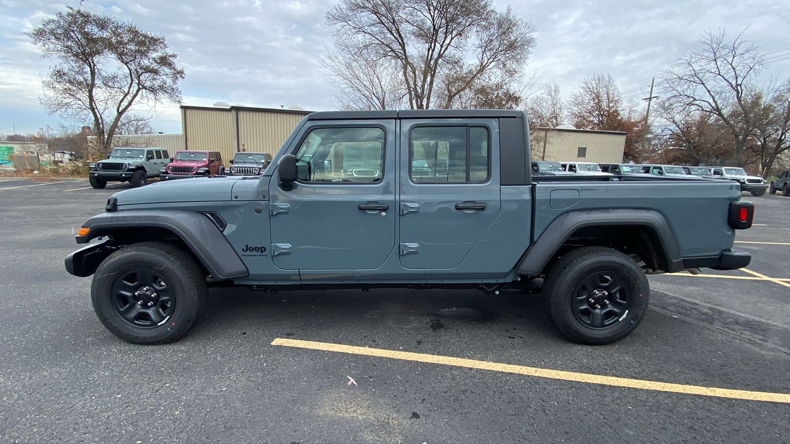 2025 Jeep Gladiator Sport 8