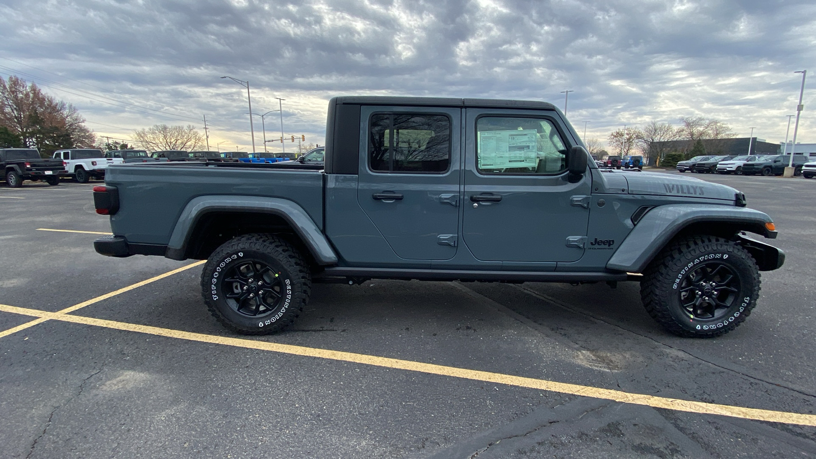 2025 Jeep Gladiator  4