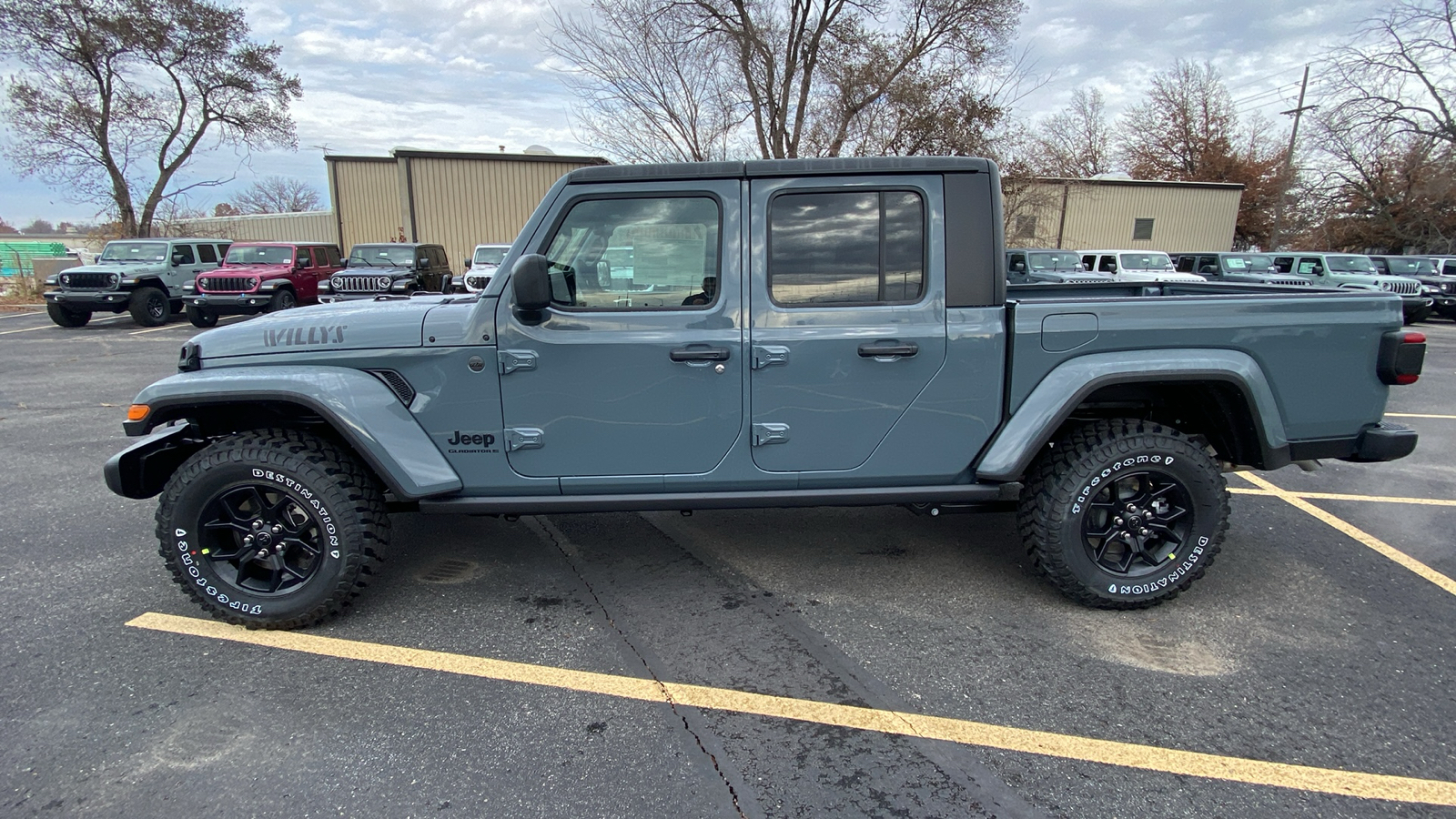 2025 Jeep Gladiator  8