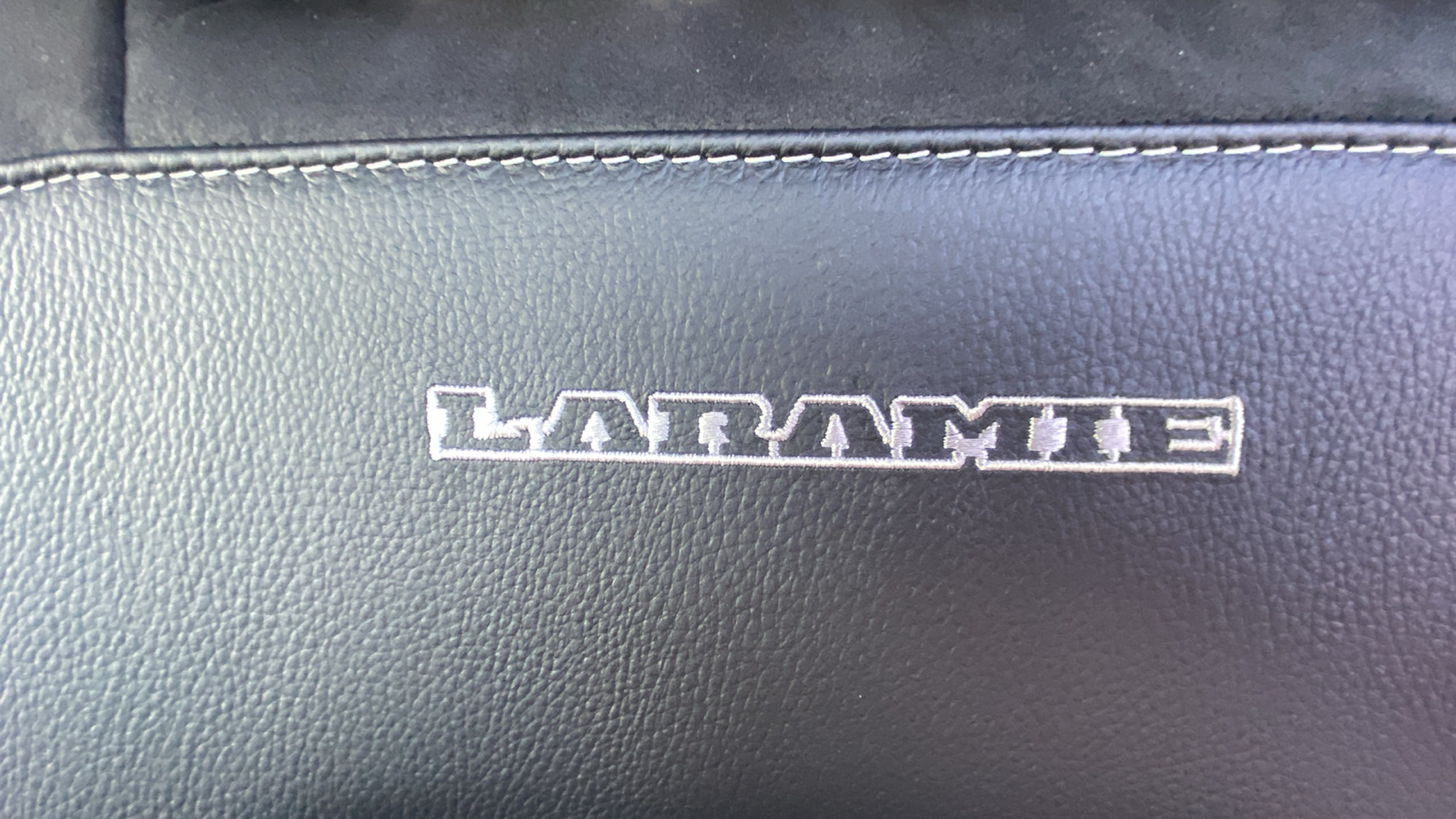 2025 Ram 1500 Laramie 18