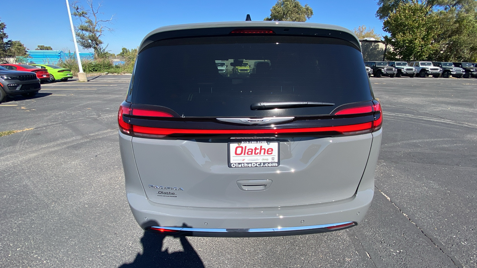 2025 Chrysler Pacifica  6