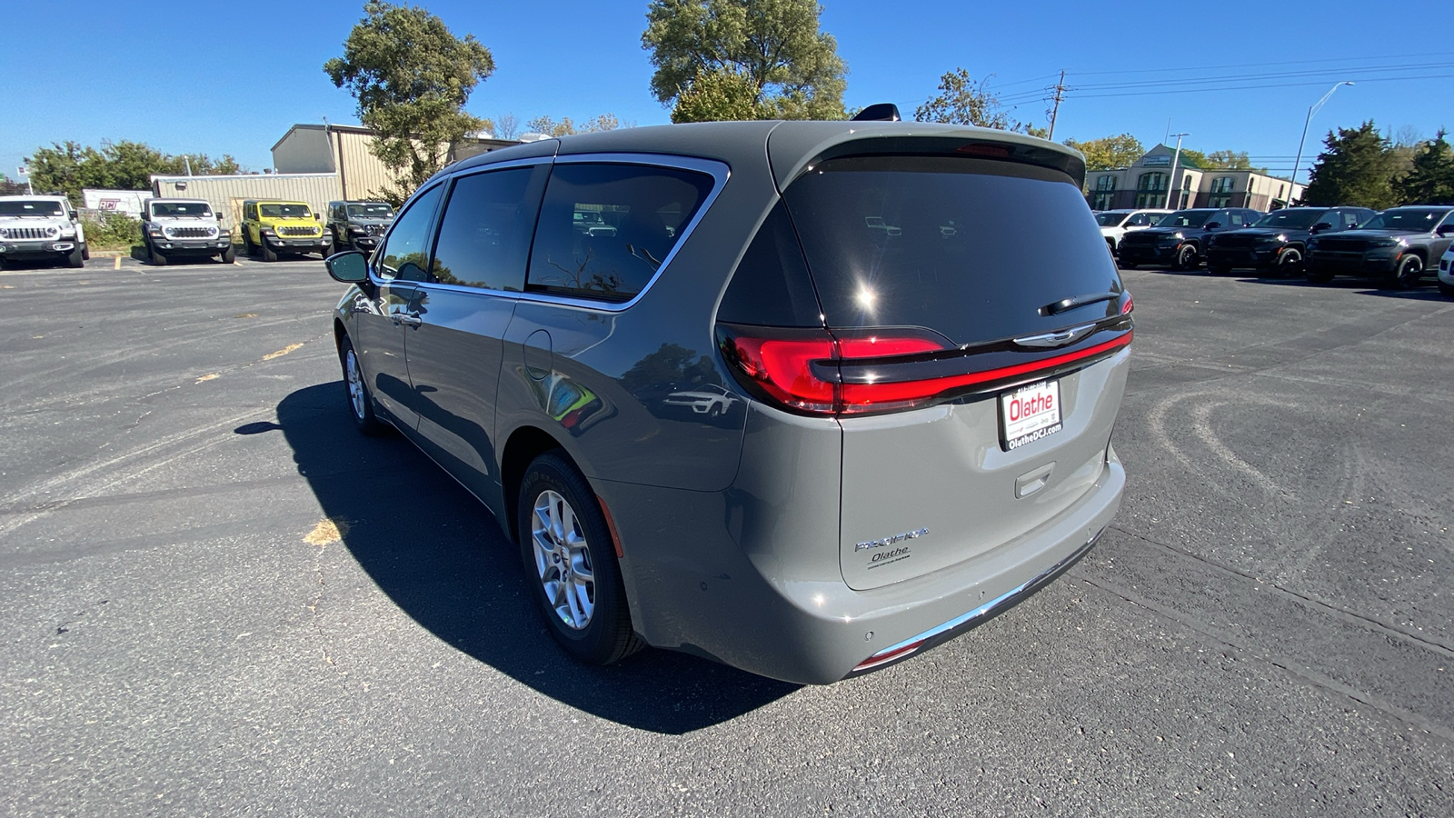 2025 Chrysler Pacifica  7