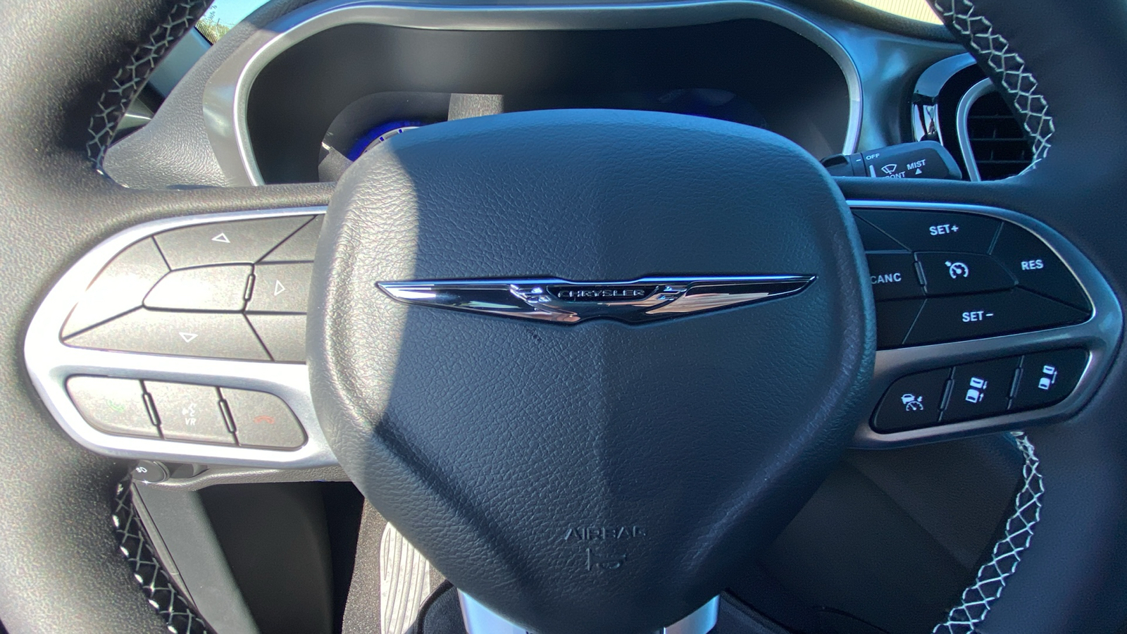 2025 Chrysler Pacifica  14