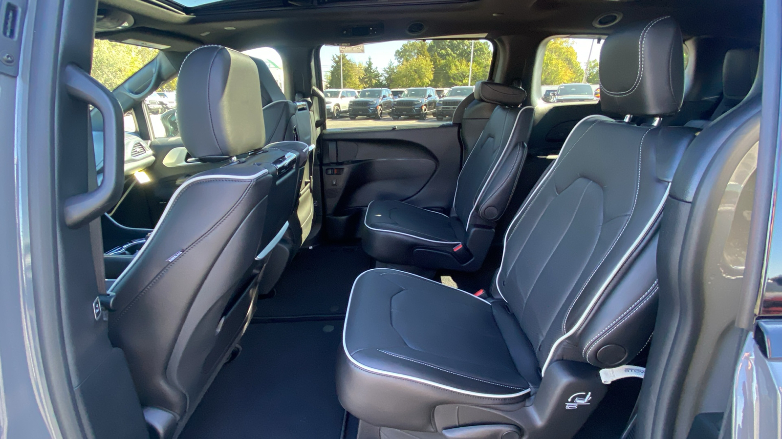 2025 Chrysler Pacifica Limited 35