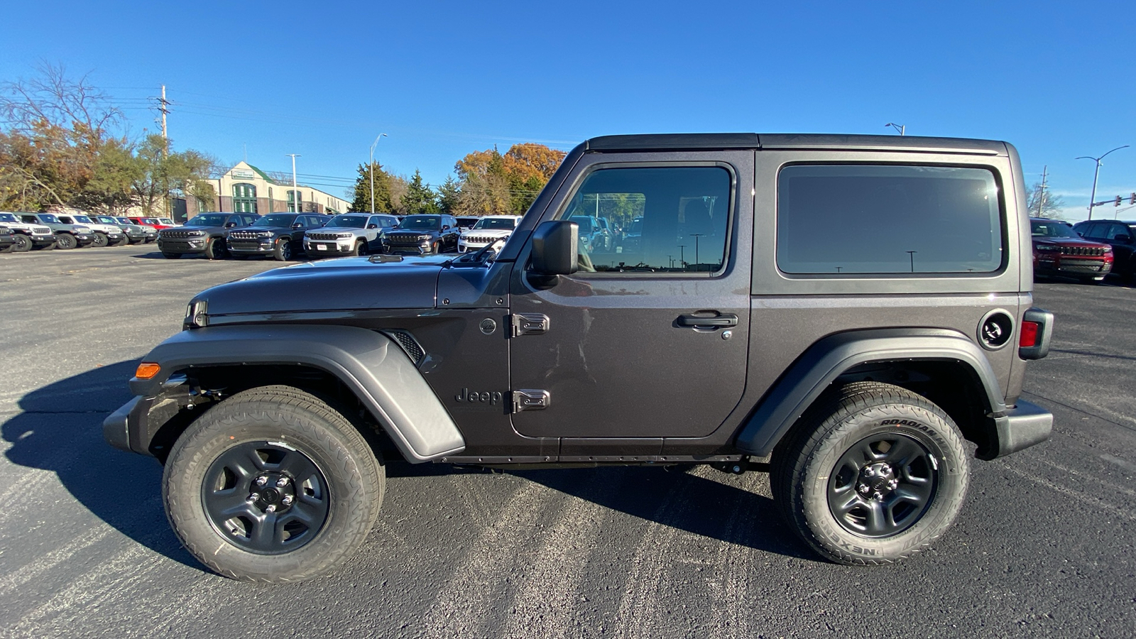 2025 Jeep Wrangler Sport 8