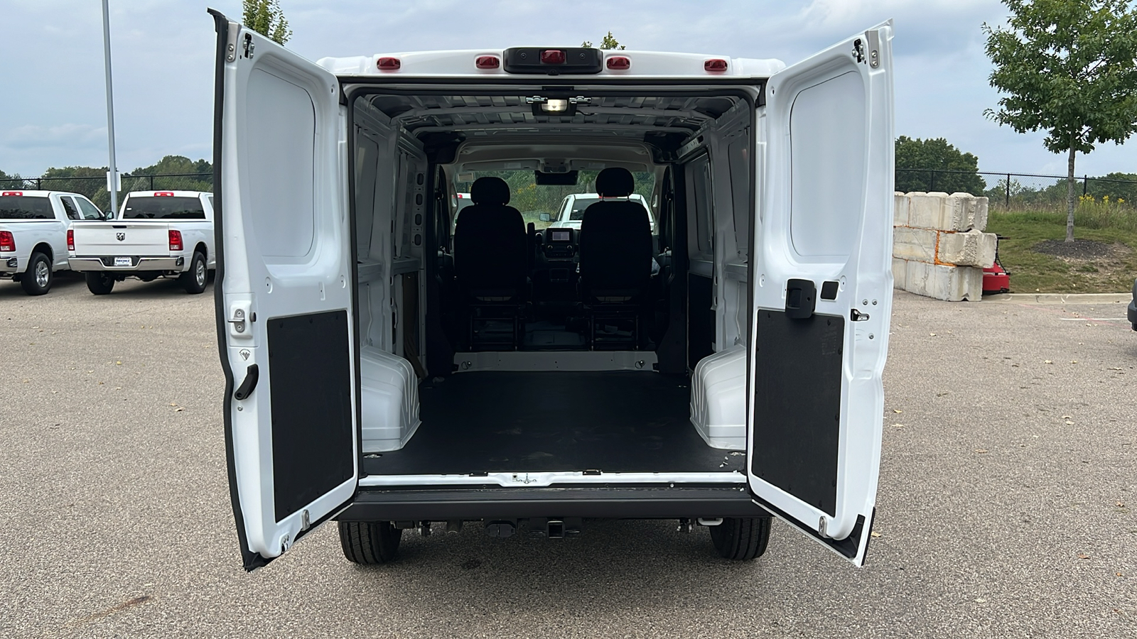 2024 Ram ProMaster 1500 Low Roof 13