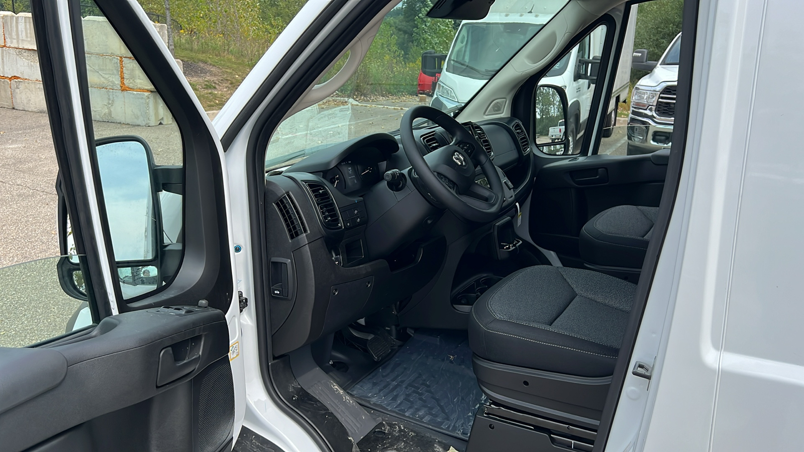 2024 Ram ProMaster 1500 Low Roof 15