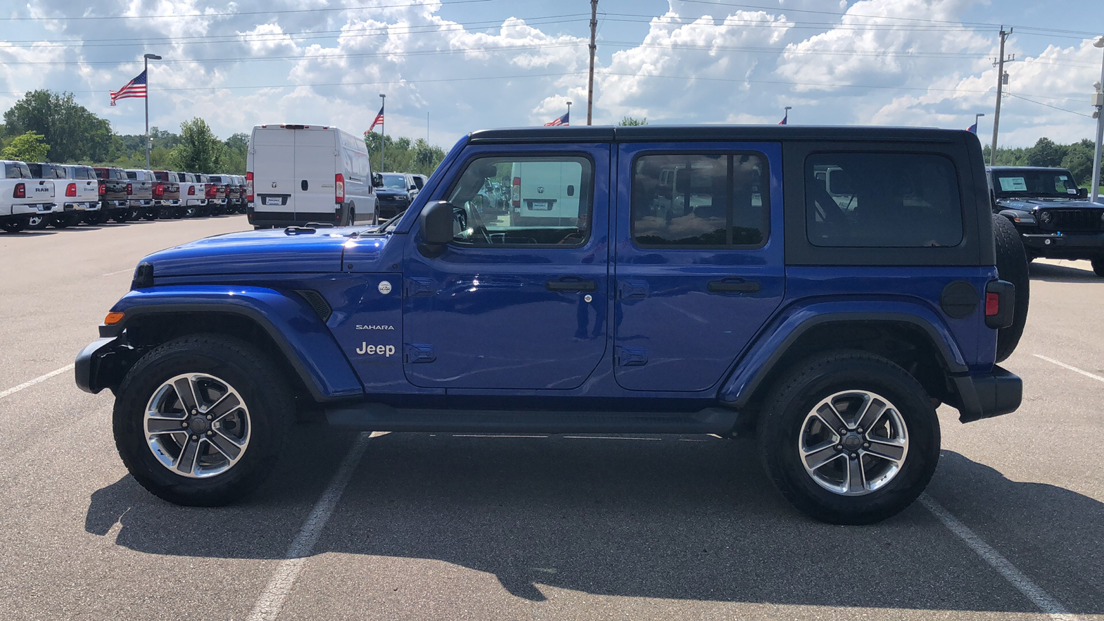 2018 Jeep Wrangler Unlimited Sahara 3