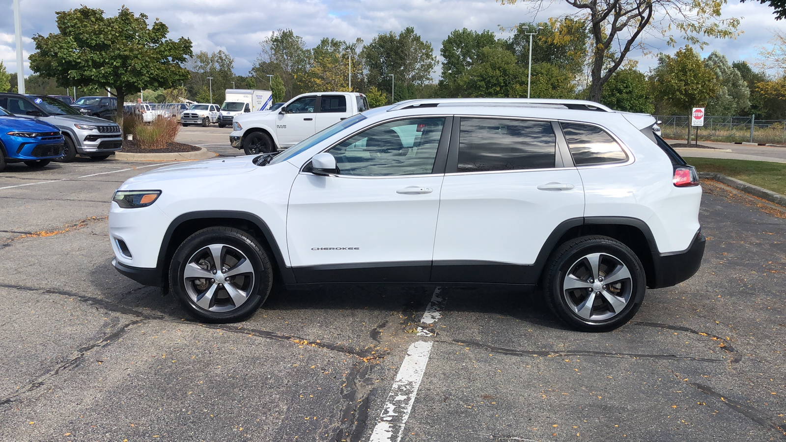 2019 Jeep Cherokee Limited 3