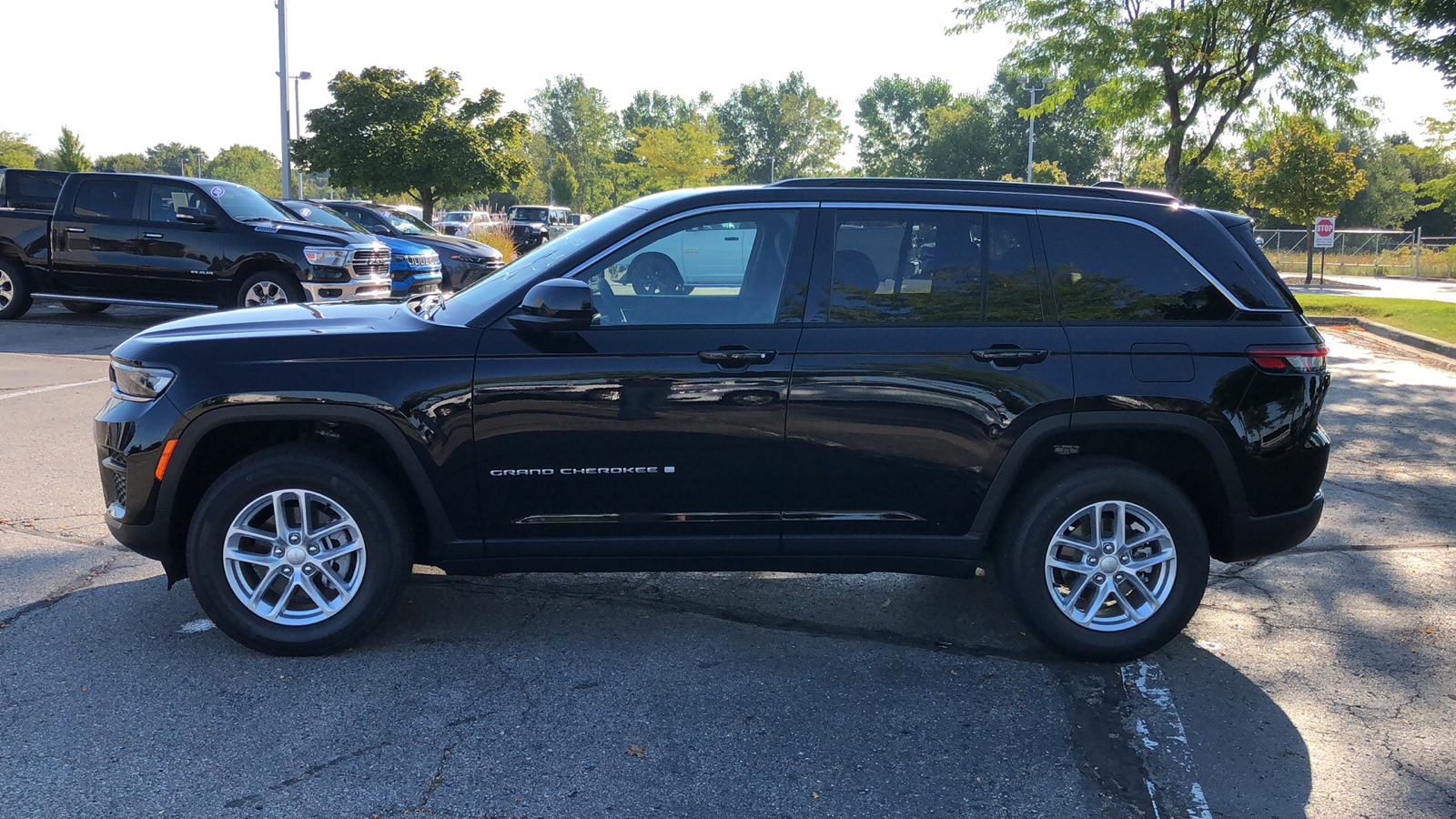 2024 Jeep Grand Cherokee Laredo 3