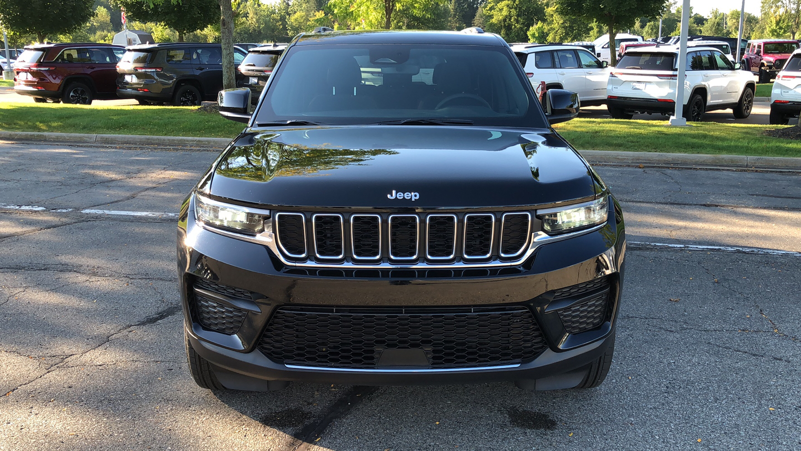 2024 Jeep Grand Cherokee Laredo 9