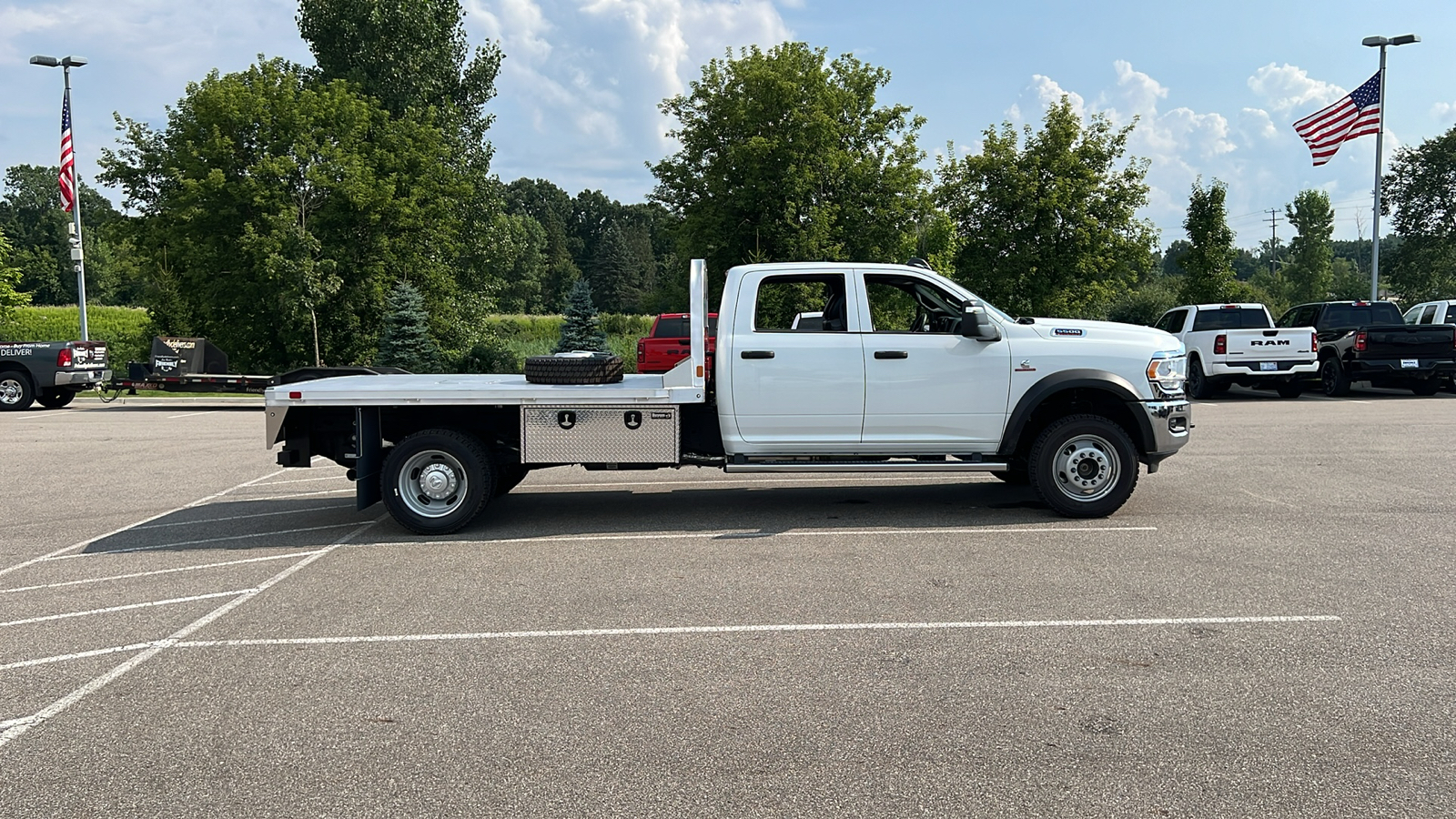 2024 Ram 5500HD Tradesman 3