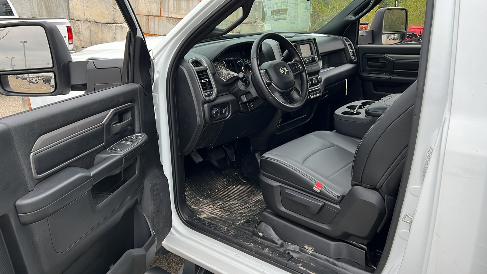 2024 Ram 5500HD Tradesman 13