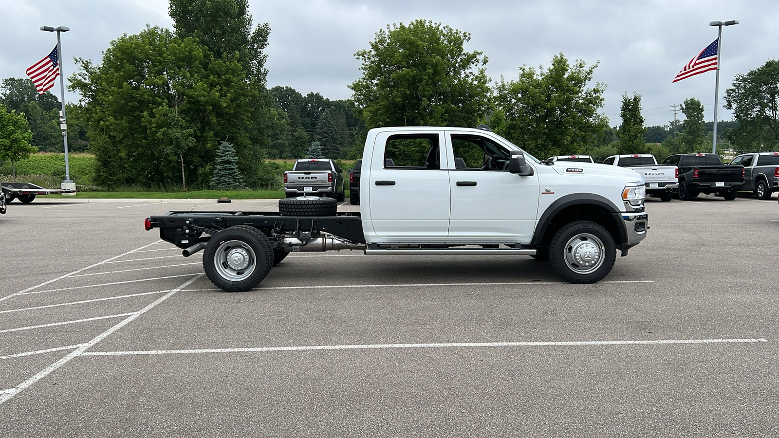 2024 Ram 5500HD Tradesman 3