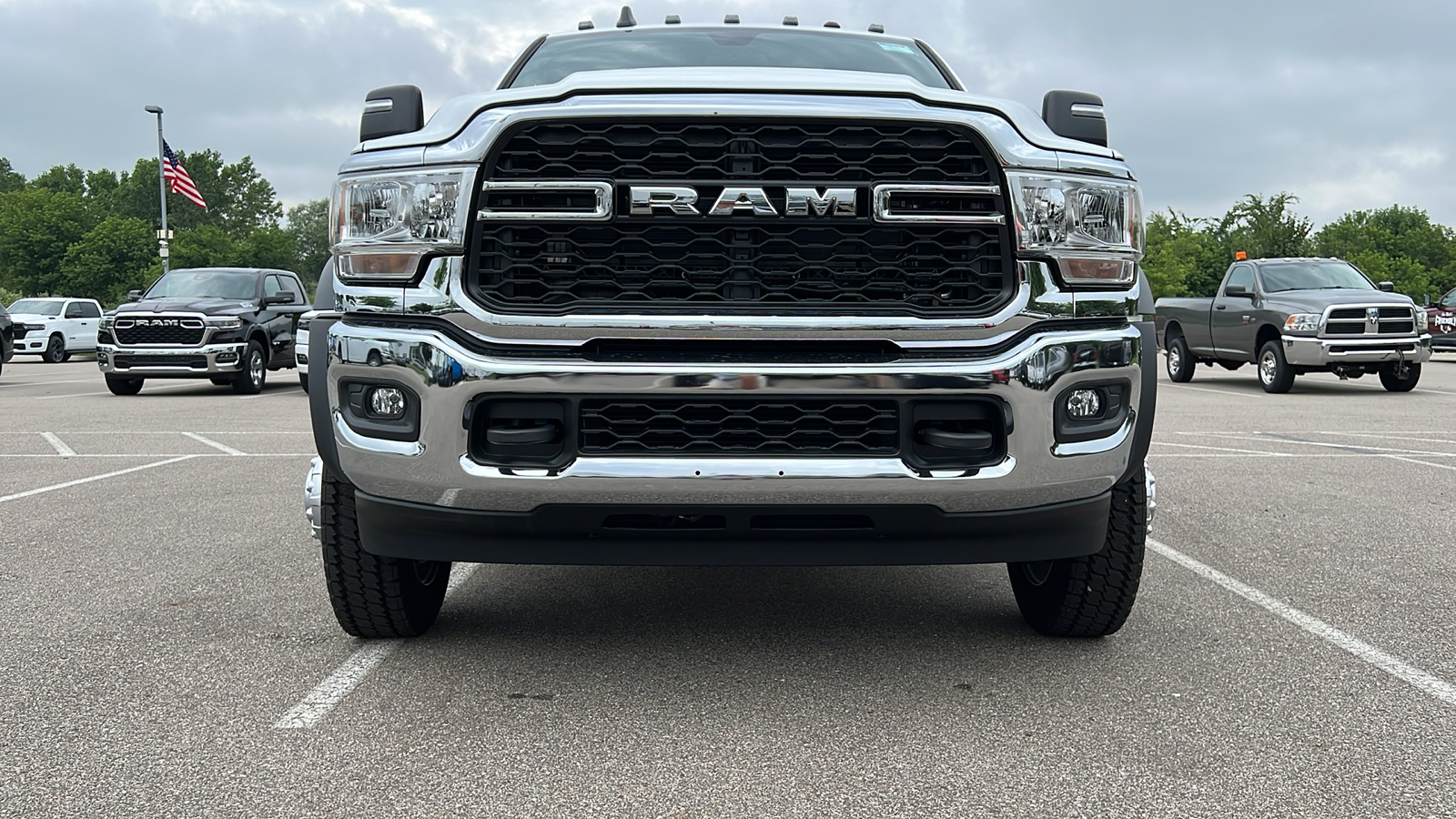 2024 Ram 5500HD Tradesman 12