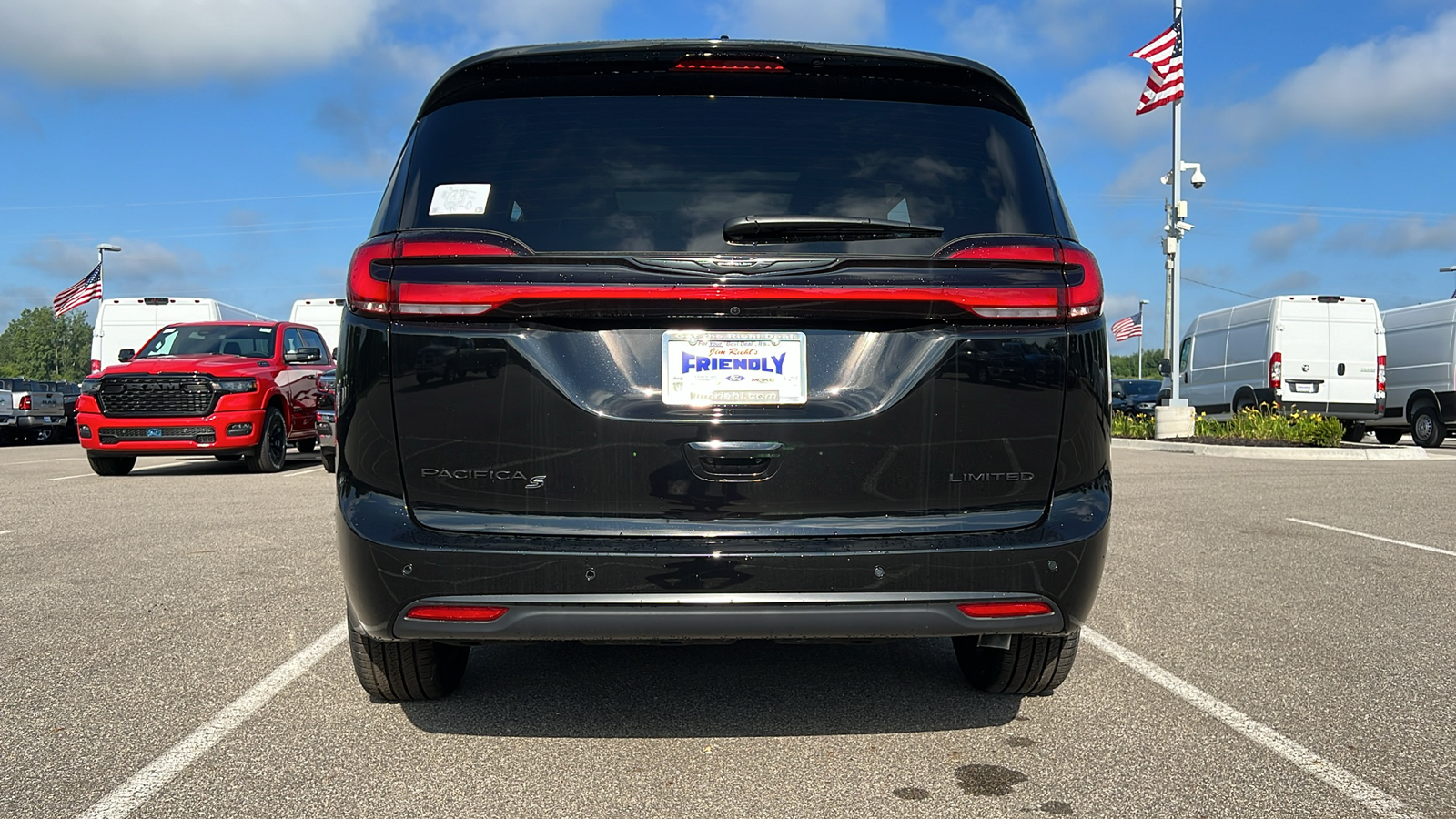 2024 Chrysler Pacifica Limited 14