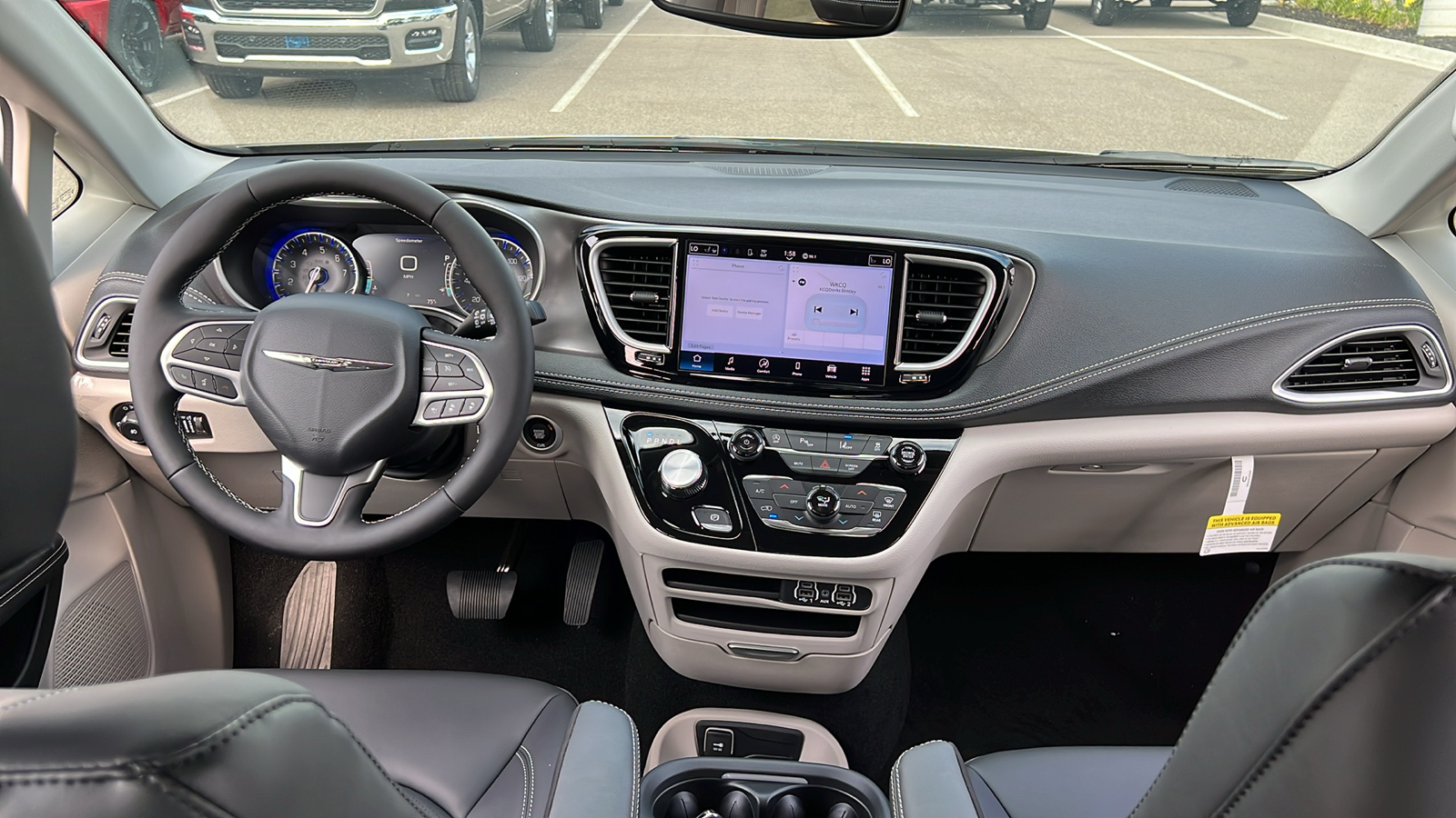 2024 Chrysler Pacifica Touring L 22