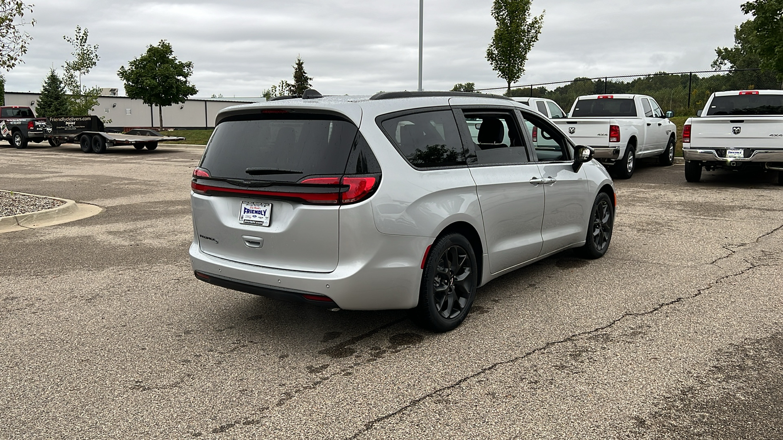 2024 Chrysler Pacifica Touring L 4