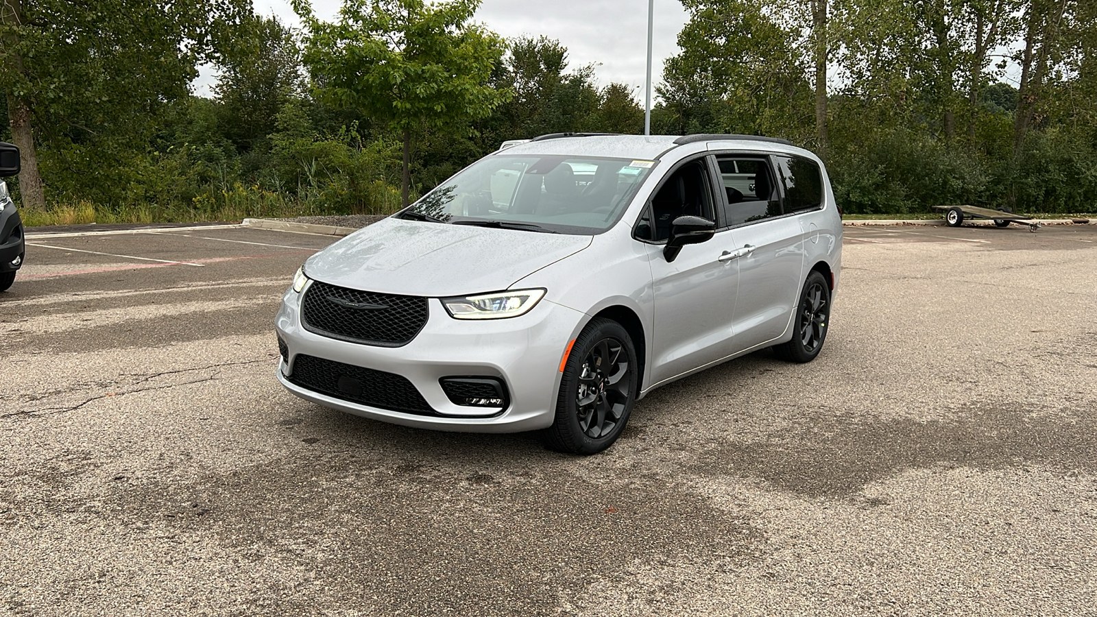 2024 Chrysler Pacifica Touring L 8