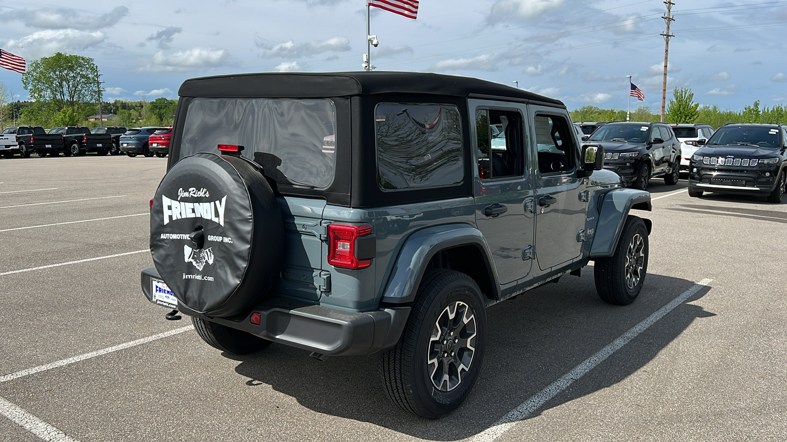 2024 Jeep Wrangler Sahara 4