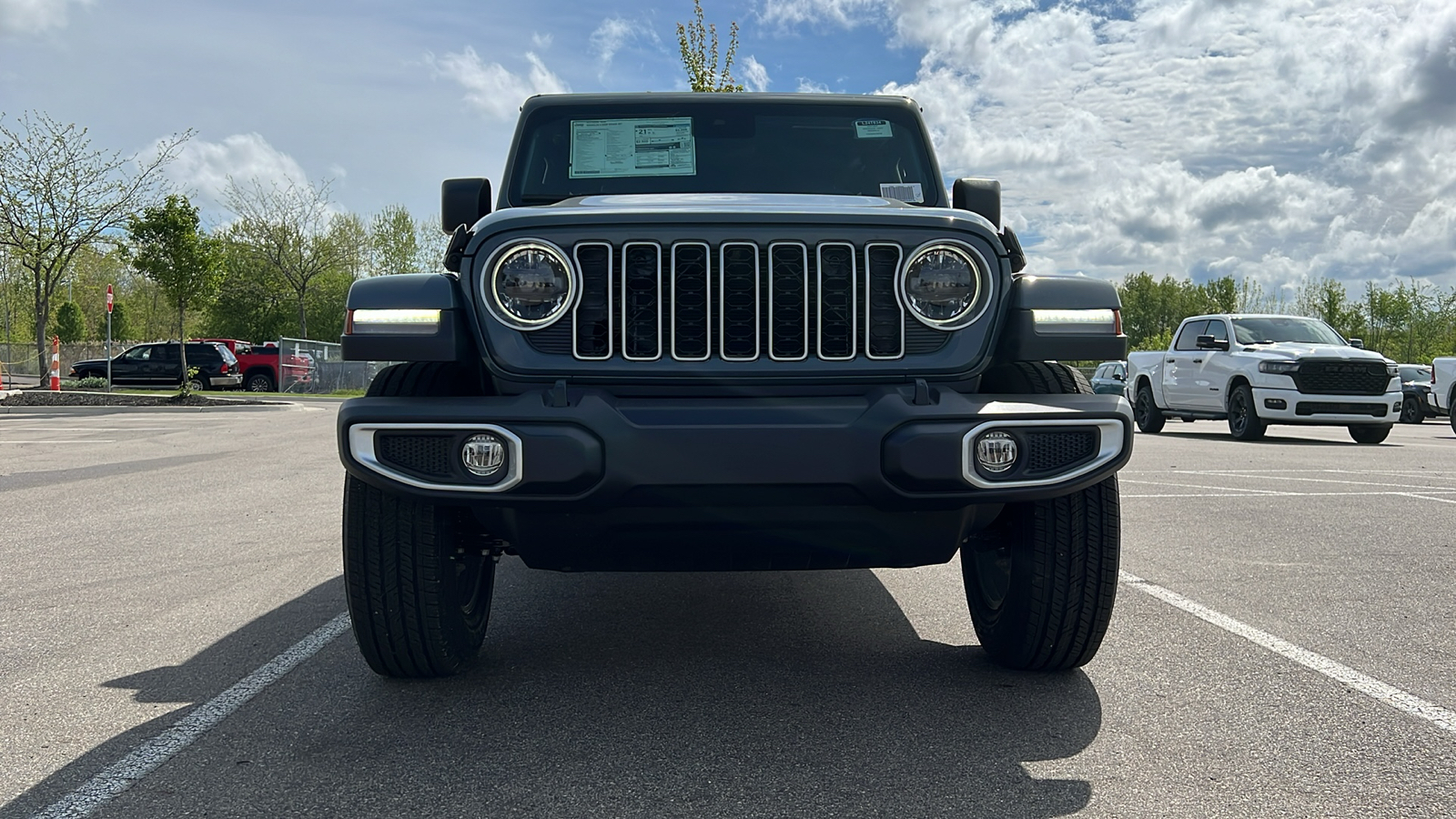 2024 Jeep Wrangler Sahara 12