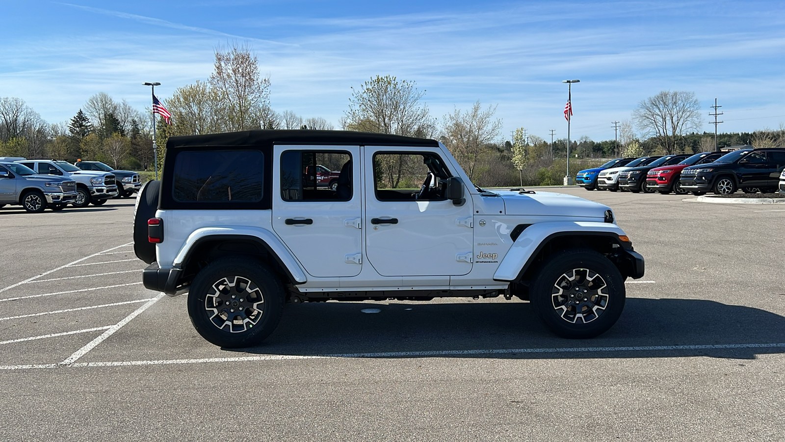 2024 Jeep Wrangler Sahara 3