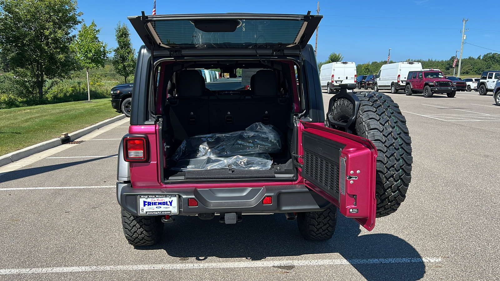 2024 Jeep Wrangler Willys 13