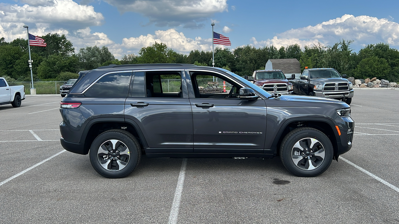 2024 Jeep Grand Cherokee  3