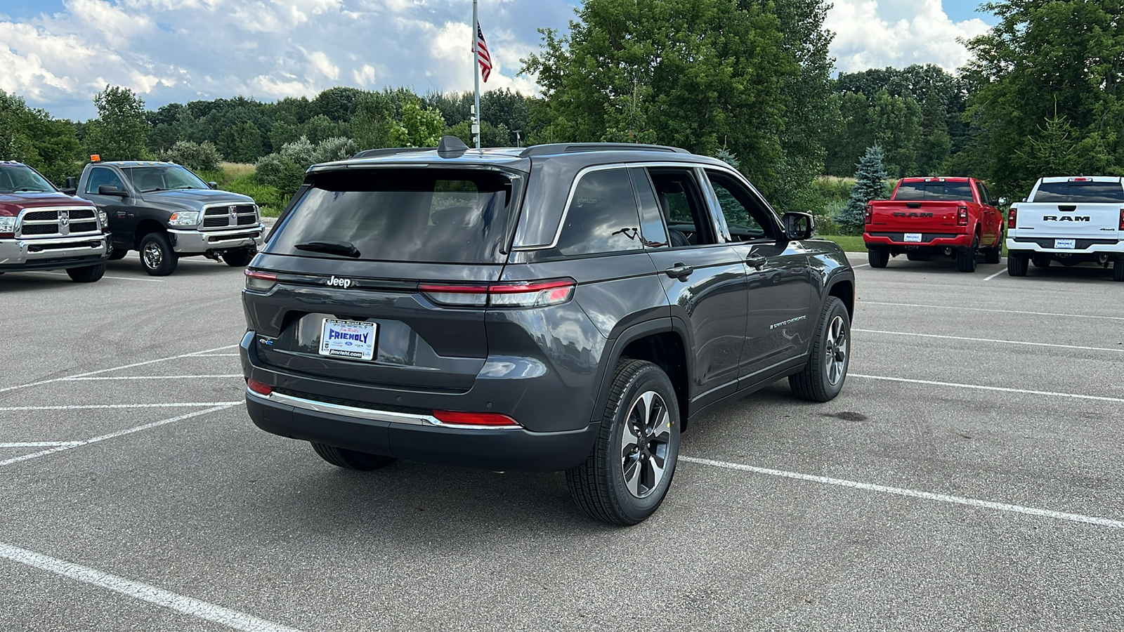 2024 Jeep Grand Cherokee  4