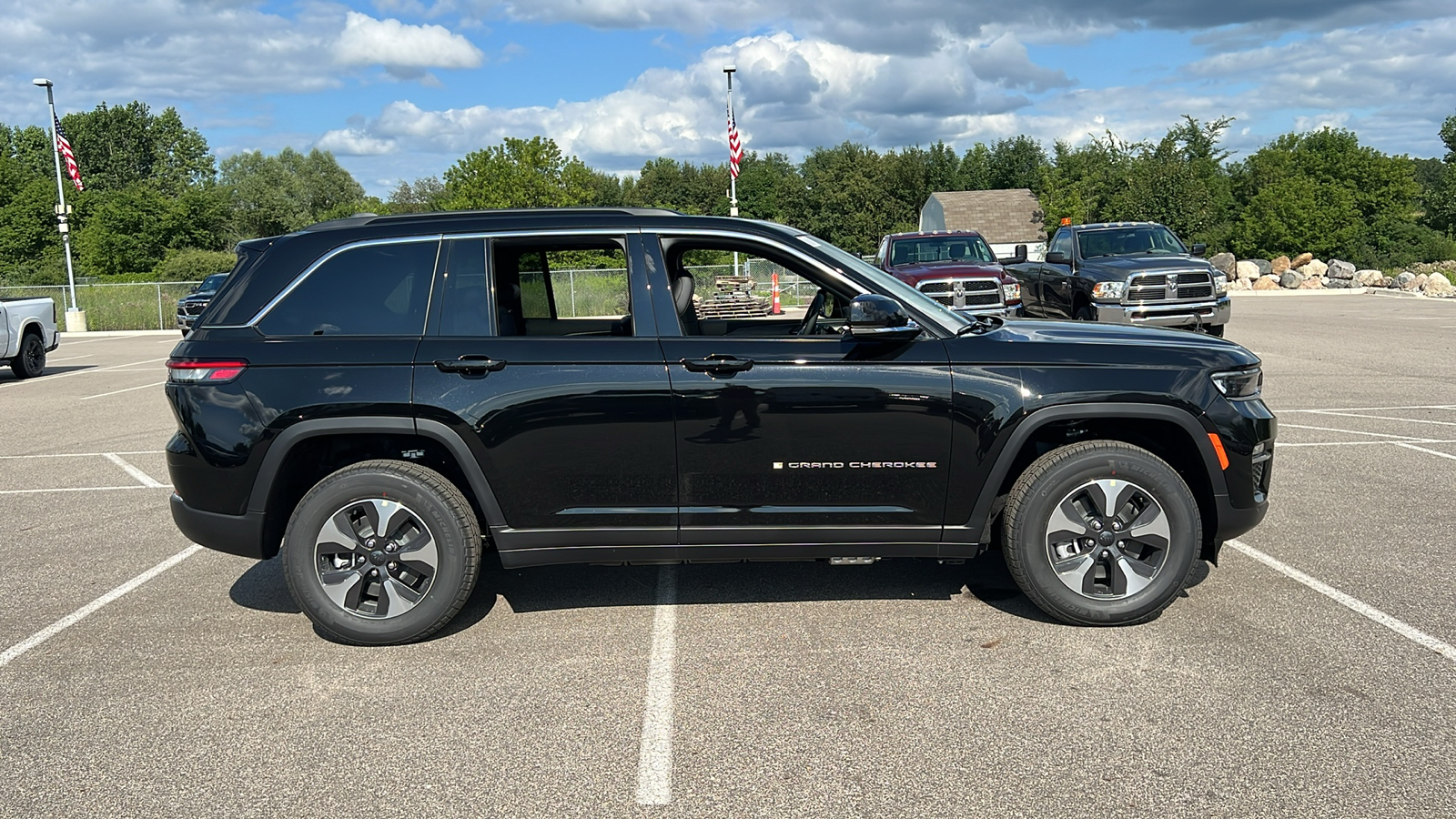 2024 Jeep Grand Cherokee  3