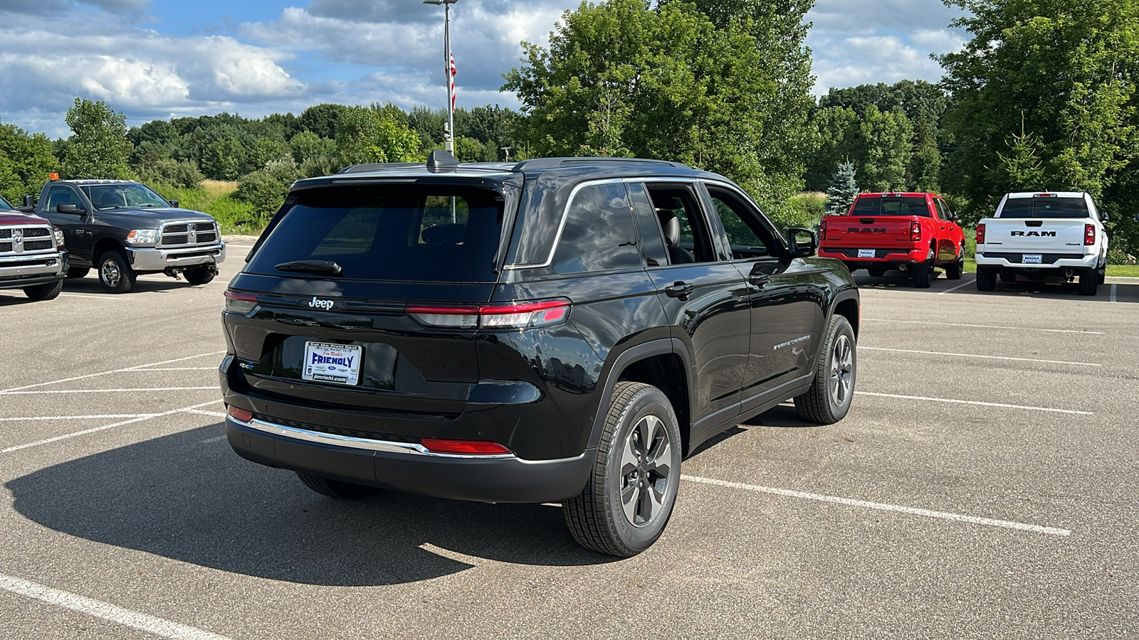 2024 Jeep Grand Cherokee  4