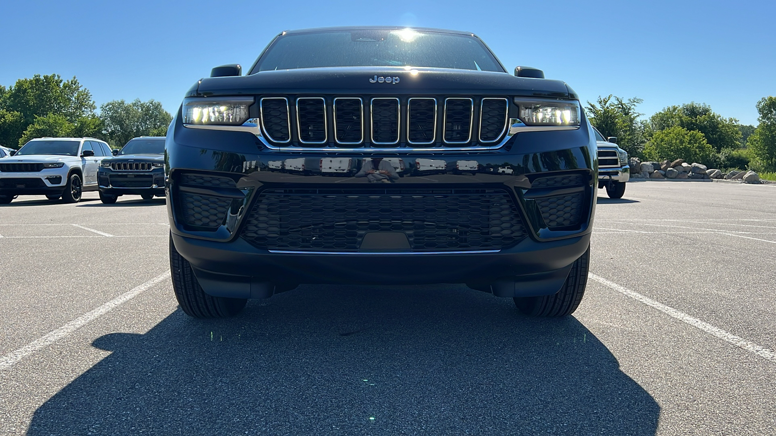 2024 Jeep Grand Cherokee Laredo 12