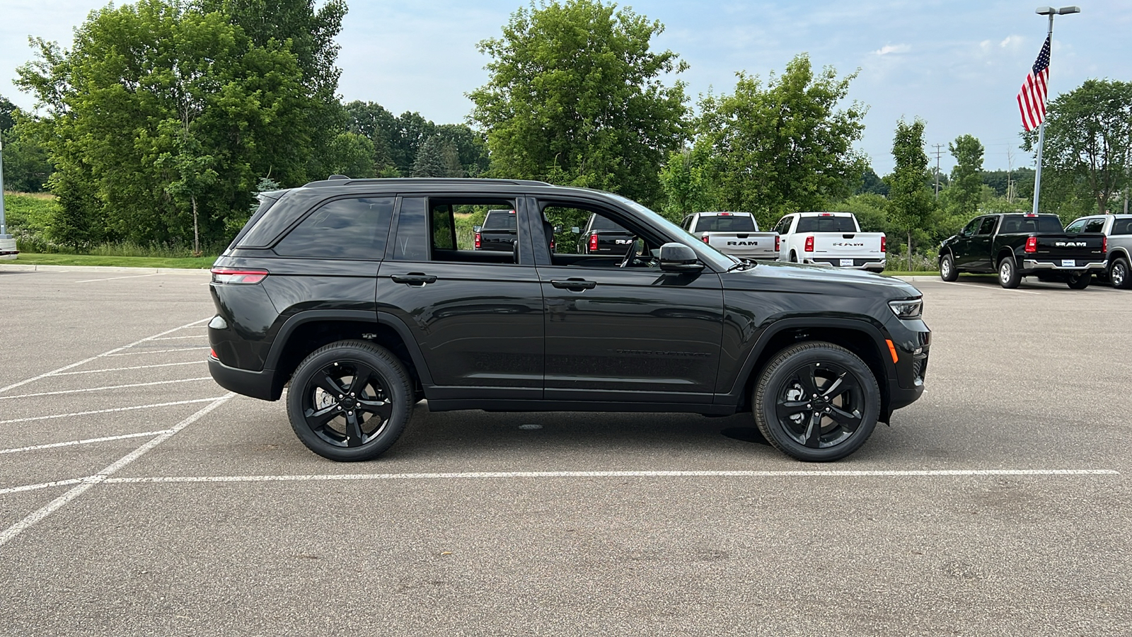 2024 Jeep Grand Cherokee Limited 3