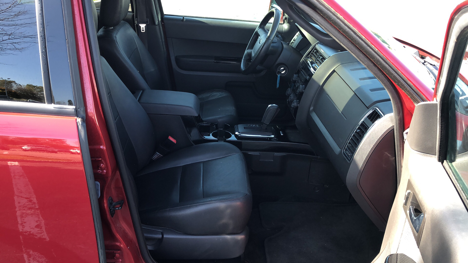 2011 Ford Escape Limited 22