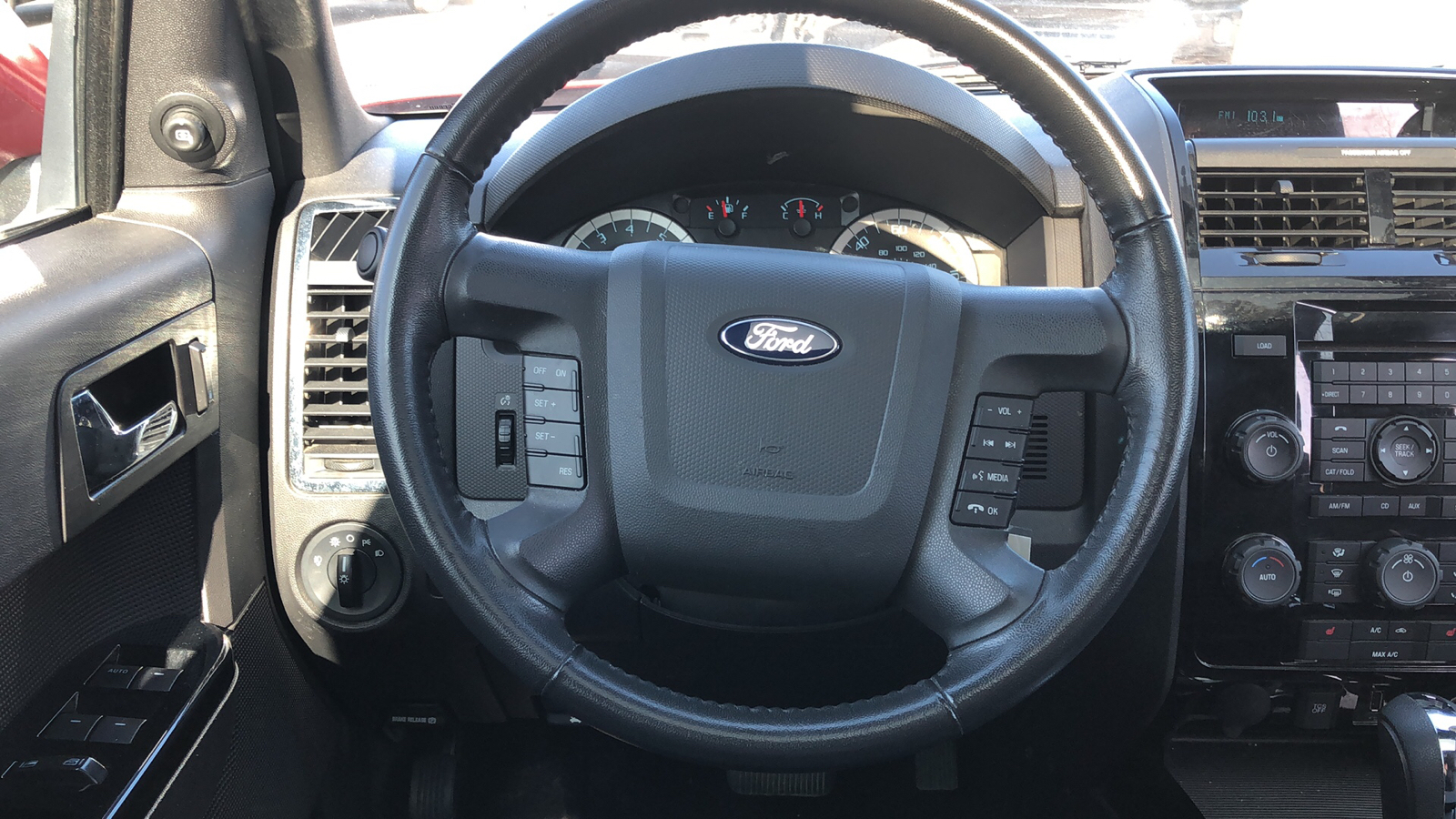 2011 Ford Escape Limited 27