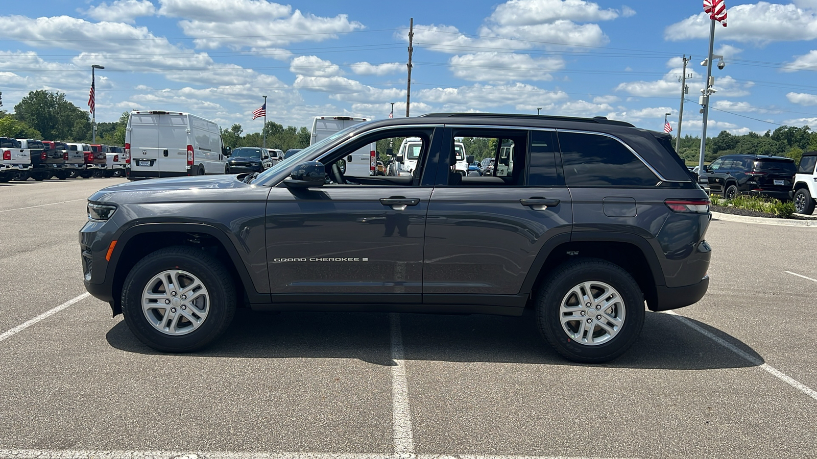 2024 Jeep Grand Cherokee Laredo 7