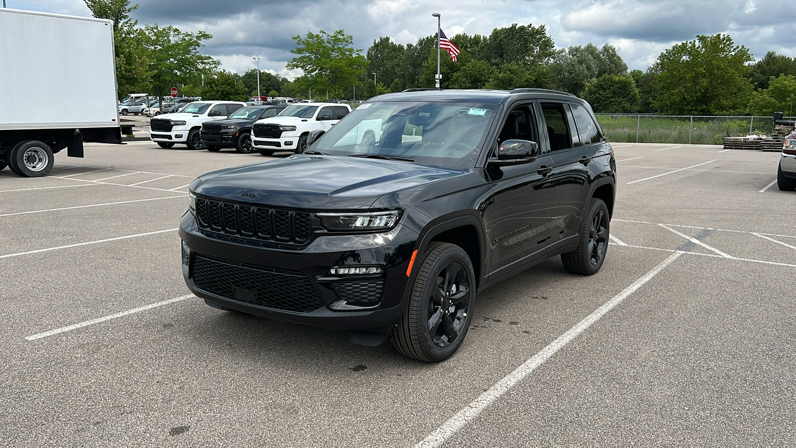 2024 Jeep Grand Cherokee Limited 8