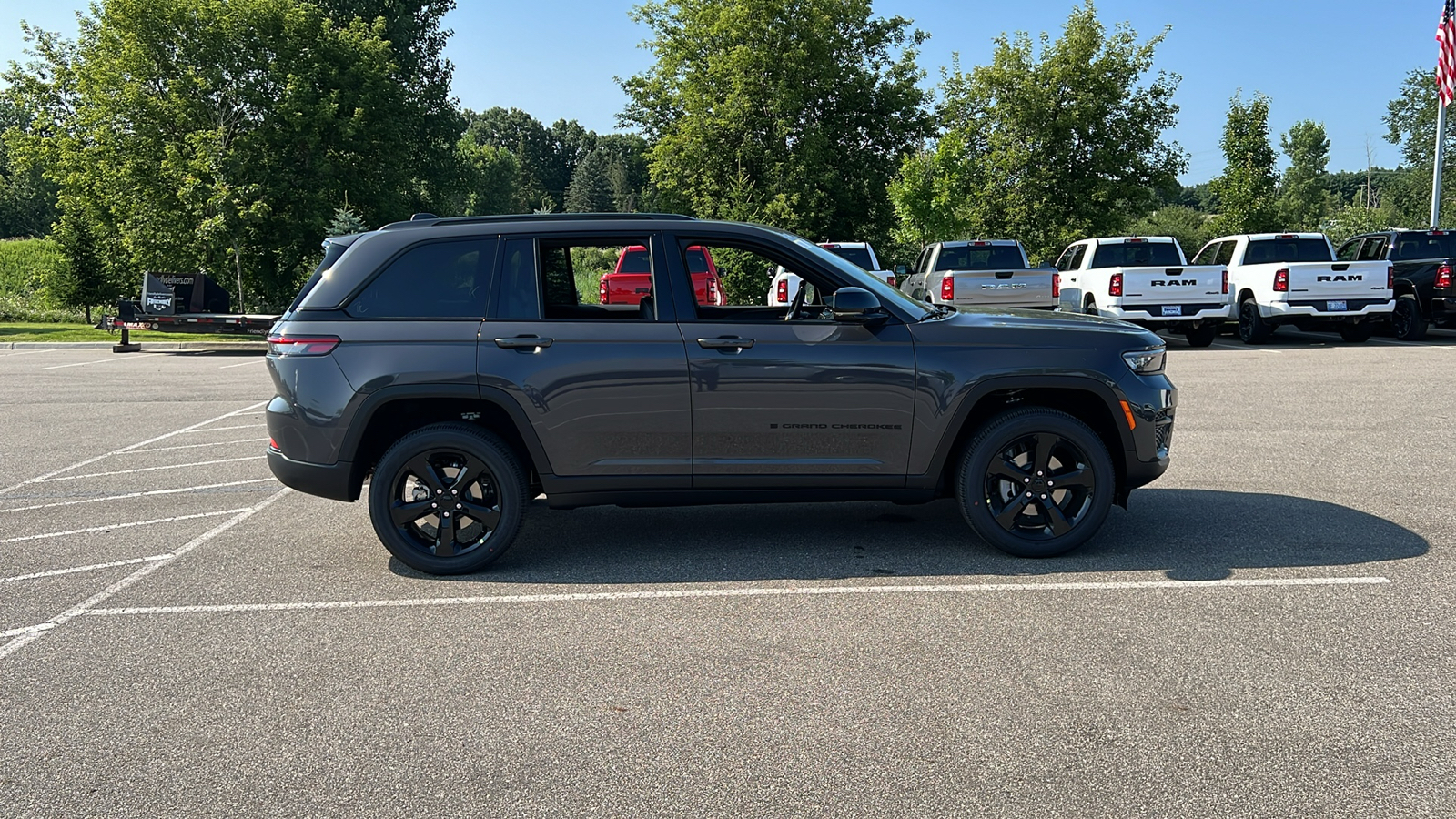 2024 Jeep Grand Cherokee Altitude X 3