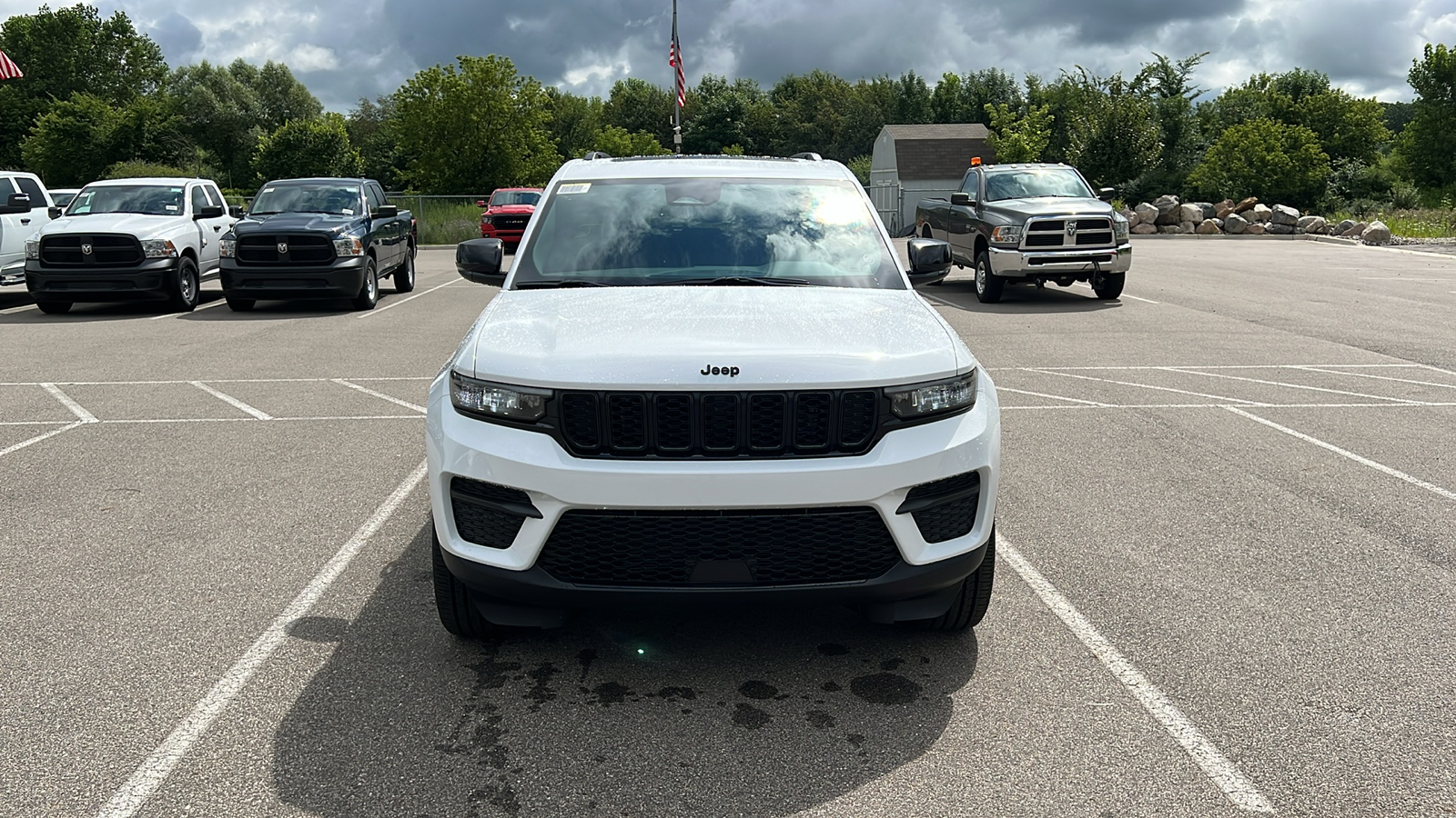 2024 Jeep Grand Cherokee Altitude X 9